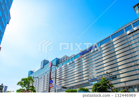 Nishitetsu Fukuoka (Tenjin) Station, daytime color, from the Watanabe-dori Tenjin Bus Center intersection in Tenjin, Chuo Ward, Fukuoka City, Fukuoka Mitsukoshi side 132446969