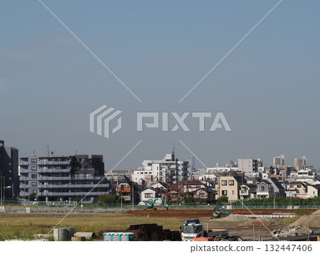 遠處的城市景觀 - 西洋鏡背景 遠處的城市景觀 - 西洋鏡背景 132447406