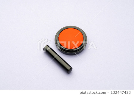 一套日本傳統印章與印泥 一套日本傳統印章與印泥 132447423