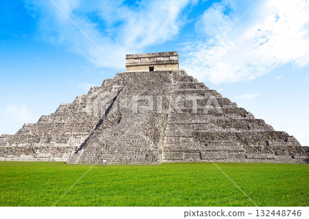 Chichen Itza El Templo Kukulcan temple Chichen Itza El Templo Kukulcan temple 132448746