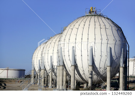 Big chemical tank petrol container oil industry 132449260