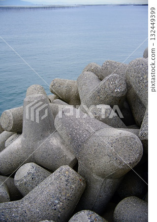 Wave block Wave block 132449399