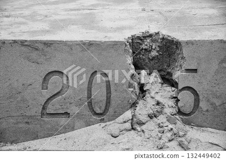 破碎的年份沙畫 132449402