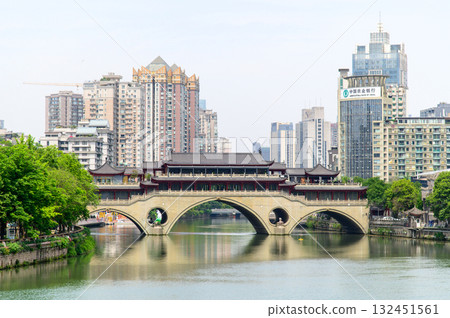Beautiful scenery of Anshun Lang Bridge in Chengdu, Sichuan, China 132451561