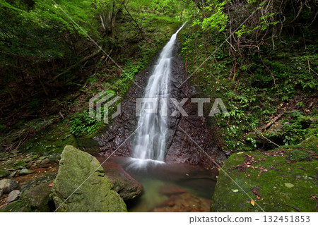 Ounen Falls (Kanzaki District, Hyogo Prefecture) Ounen Falls (Kanzaki District, Hyogo Prefecture) 132451853