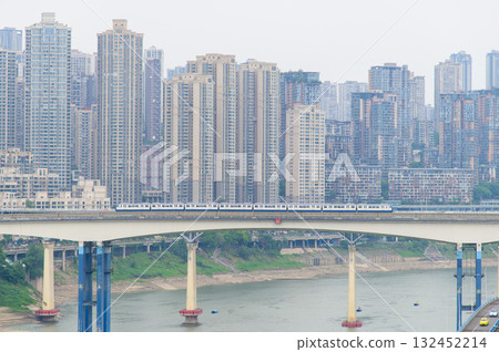中國重慶的單軌鐵路風景 132452214