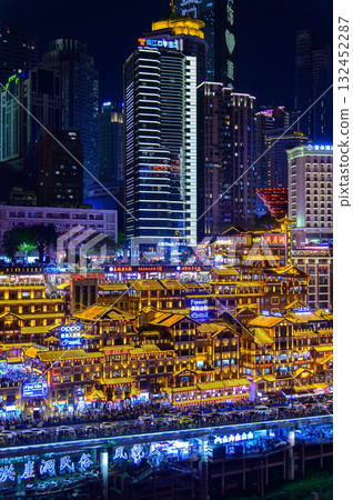 中國重慶洪崖洞的美麗夜景 132452287