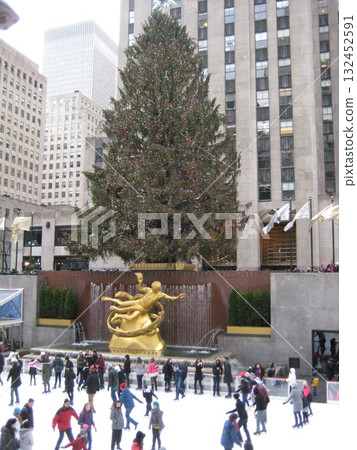 Rockefeller Center at Christmas 132452591