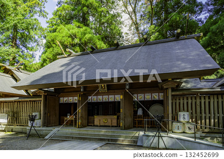 Takachiho Ama-no-Iwato Shrine, West Main Shrine, Haiden, Takachiho Town, Miyazaki Prefecture Takachiho Ama-no-Iwato Shrine, West Main Shrine, Haiden, Takachiho Town, Miyazaki Prefecture 132452699