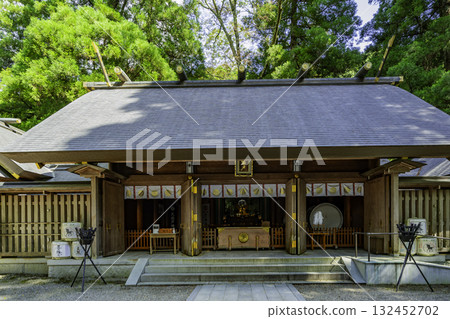 Takachiho Ama-no-Iwato Shrine, West Main Shrine, Haiden, Takachiho Town, Miyazaki Prefecture 132452702
