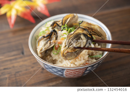 Oyster rice 132454016