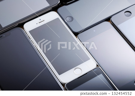 很多智慧型手機 132454552