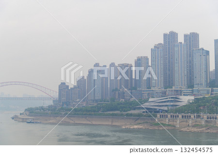 流經中國重慶的長江景色 132454575