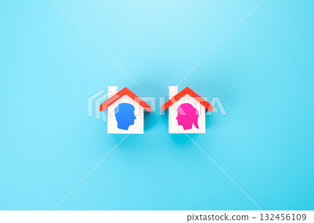 Tips for buying shared housing young couples and families. Affordable housing and smart property purchase planning. Real estate advice for millennials and young professionals. 132456109