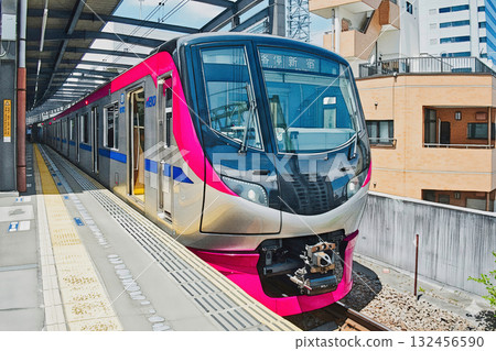 京王線 新宿方向 水彩筆畫列車 府中站 京王5000系列 京王線 新宿方向 京王線 新宿方向 水彩筆畫列車 府中站 京王5000系列 京王線 新宿方向 132456590