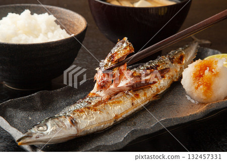 烤秋刀魚套餐 132457331