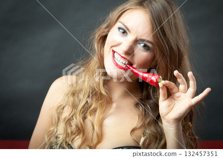 Young lady with nice teeth. 132457351