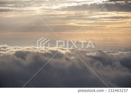 從志賀高原的澀峠眺望雲海中的山 132463237