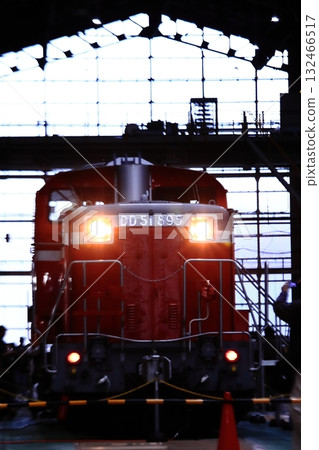 DD51-895靜靜地停在機車棚@秋田綜合車輛中心公眾開放日2025/10/18 132466517