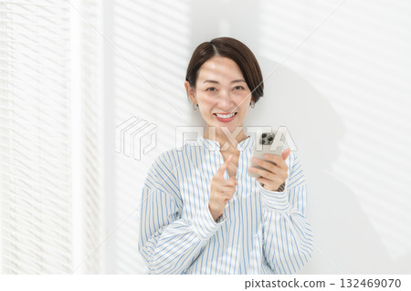 Female smartphone smartphone Female smartphone smartphone 132469070