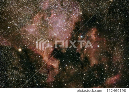 美麗的宇宙,有銀河和星雲 美麗的宇宙,有銀河和星雲 132469198