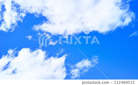 藍色的天空和雲圖像 132469515