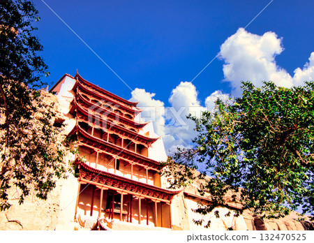 絲路：敦煌莫高窟與積雨雲 132470525