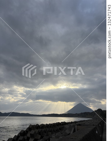 光之流光與開聞山 132471743