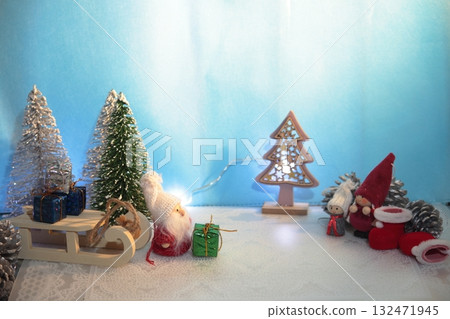 與聖誕樹的風景 與聖誕樹的風景 132471945