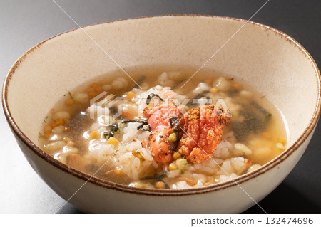 Grilled cod roe with tea 132474696