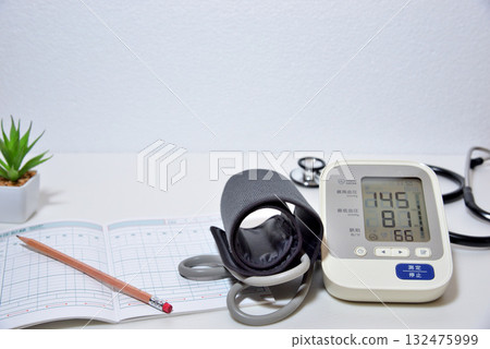 Sphygmomanometer Image of blood pressure management with a home blood pressure monitor Sphygmomanometer Image of blood pressure management with a home blood pressure monitor 132475999