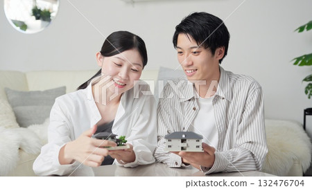 亞洲夫婦比較房產 132476704