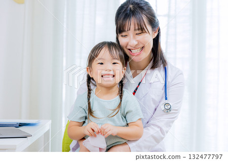 Pediatrician Female Doctor 132477797