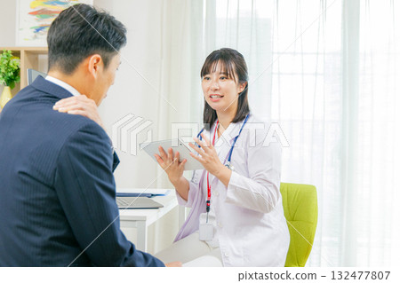 檢查的醫生 132477807