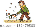 一名男子注視著落葉和一隻狗 132479583