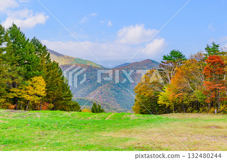 泉山岳腳下的秋天 132480244