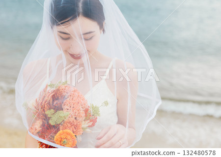 戴著婚紗的女人 132480578