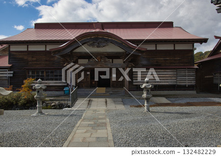 青森縣陸奧市恐山本殿,供奉釋迦如來大聖人 青森縣陸奧市恐山本殿,供奉釋迦如來大聖人 132482229