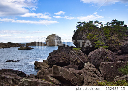 Tanesashi Coast, white rocks and beautiful sea, Hachinohe City, Aomori Prefecture 132482415