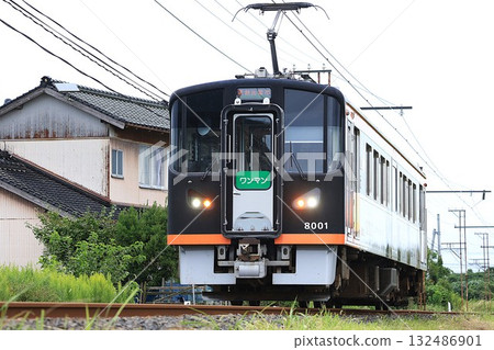 [Ichibata Electric Railway] 8000 series (Kitamatsue Line: Unshu Hirata to Tabifuse) 132486901