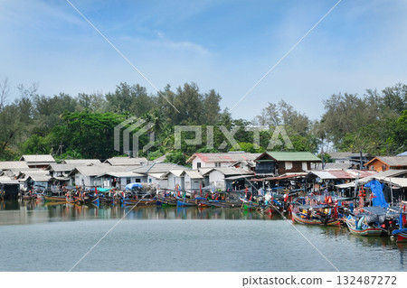 Fishing village in southern Thailand 132487272