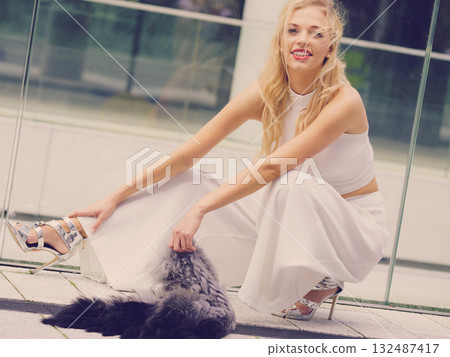 Woman wearing crop top and culottes 132487417