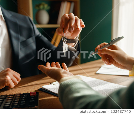 Real estate contract sign. 132487740