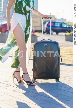 Fashion model traveling to new city Fashion model traveling to new city 132488991