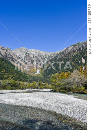 長野縣松本市北阿爾卑斯山的上高地 132489739