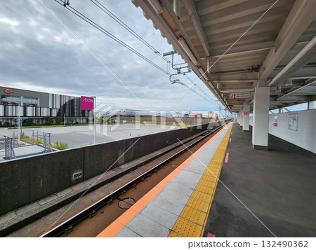 Makuhari Toyosuna Station Makuhari Toyosuna Station 132490362