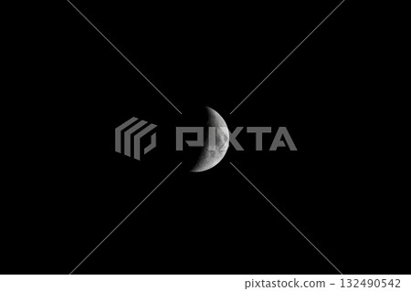 Crescent moon, 6.1 days old Crescent moon, 6.1 days old 132490542