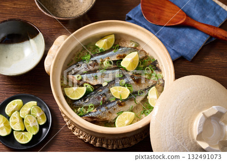 Sanma rice cooked in a clay pot 132491073