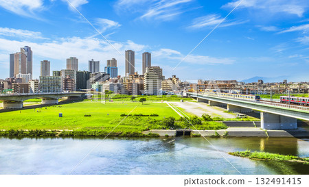 多摩川和武藏小杉城市景觀[神奈川縣川崎市] 132491415