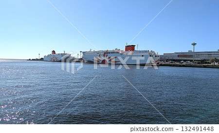 Ferry Sanflower seen from ATC at Osaka South Port Ferry Sanflower seen from ATC at Osaka South Port 132491448